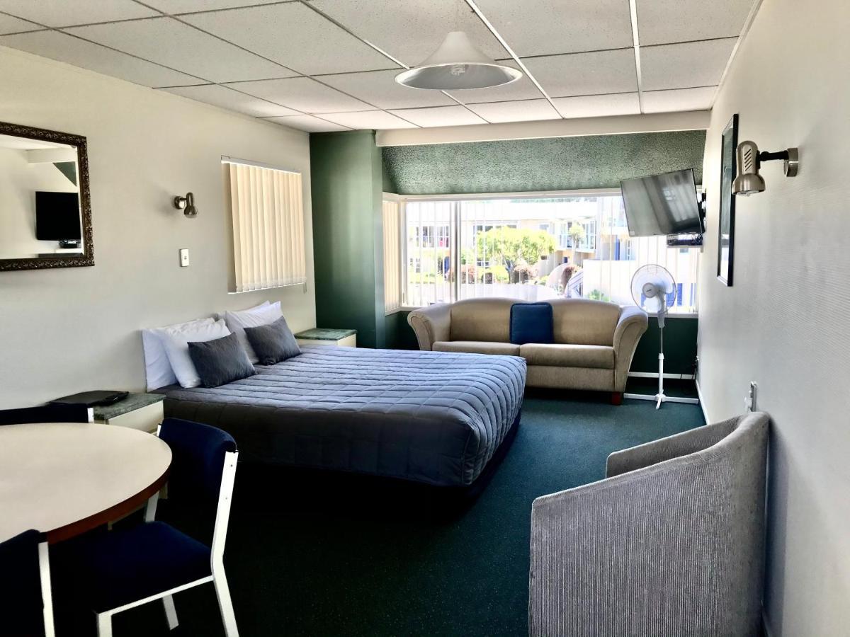 Tui Oaks Motel Taupo Exterior photo